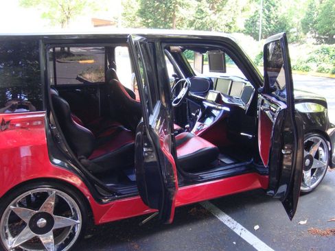 Used 2005 Scion xB FWD image 15