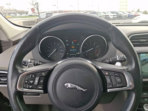 Used 2018 Jaguar F-PACE R-Sport AWD/4WD image 19