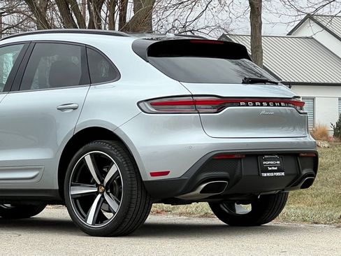Certified 2025 Porsche Macan AWD/4WD image 10