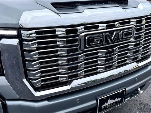 Used 2025 GMC Sierra 3500 Denali w/ Denali Reserve Package AWD/4WD image 35