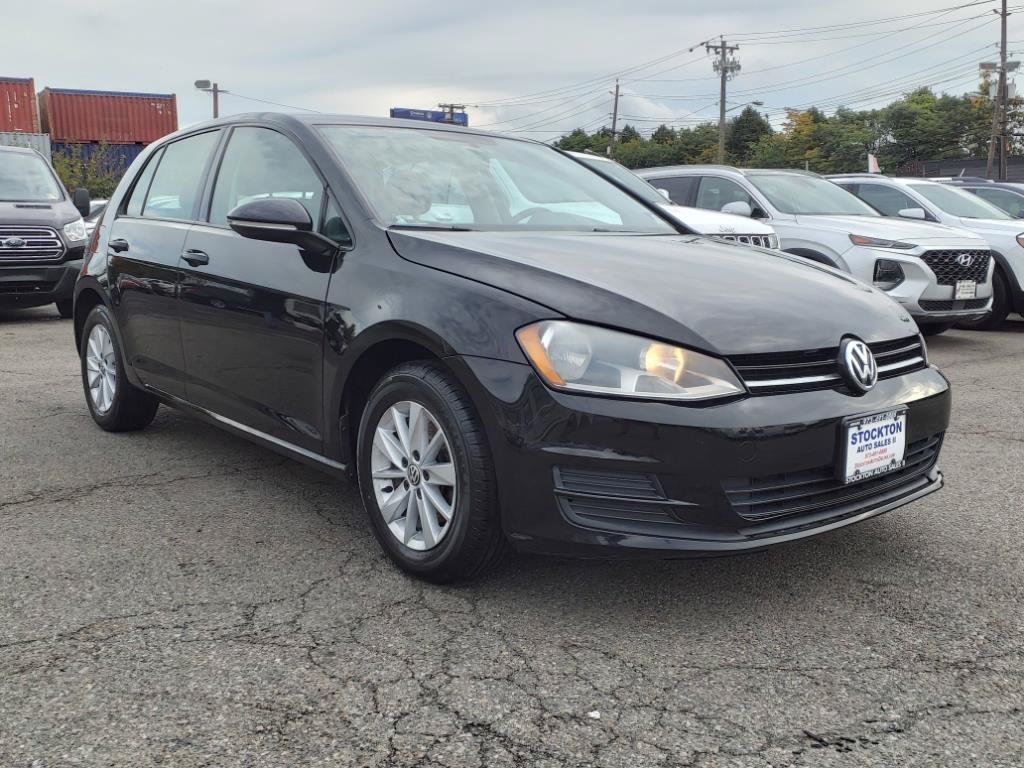 Used 2017 Volkswagen Golf S FWD image 1
