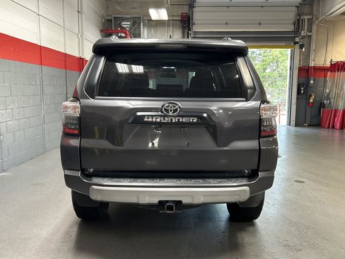Used 2019 Toyota 4Runner TRD Off-Road AWD/4WD image 11
