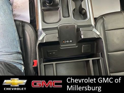 Used 2022 Chevrolet Silverado 1500 High Country w/ Technology Package AWD/4WD image 24