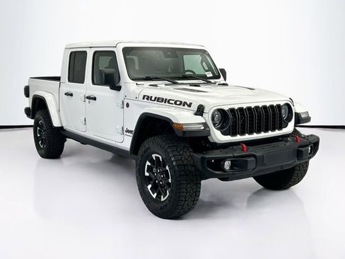 Used 2024 Jeep Gladiator Rubicon image 3