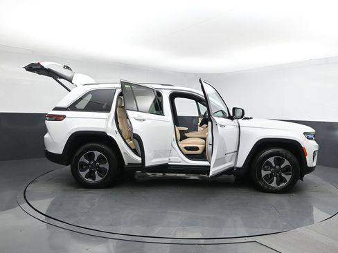 Used 2023 Jeep Grand Cherokee 4WD 4xe image 29