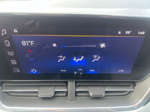 Used 2025 Chevrolet Trax LT image 21