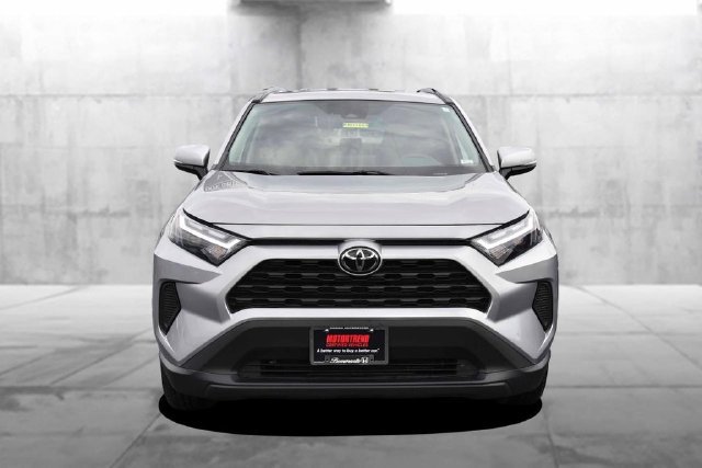 Used 2025 Toyota RAV4 XLE w/ Weather Package AWD/4WD image 4
