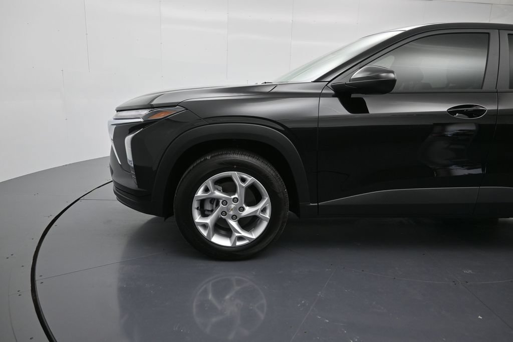 New 2026 Chevrolet Trax LS w/ LS Convenience Package FWD image 9