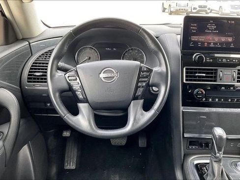 Used 2023 Nissan Armada SV image 5