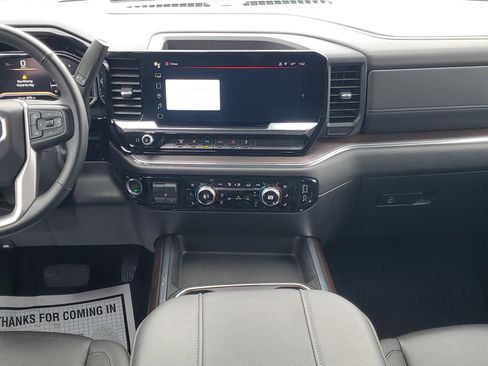 Used 2024 GMC Sierra 2500 SLT w/ SLT Premium Package image 17