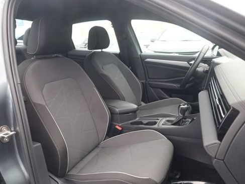 Certified 2025 Volkswagen Jetta Sport FWD image 22