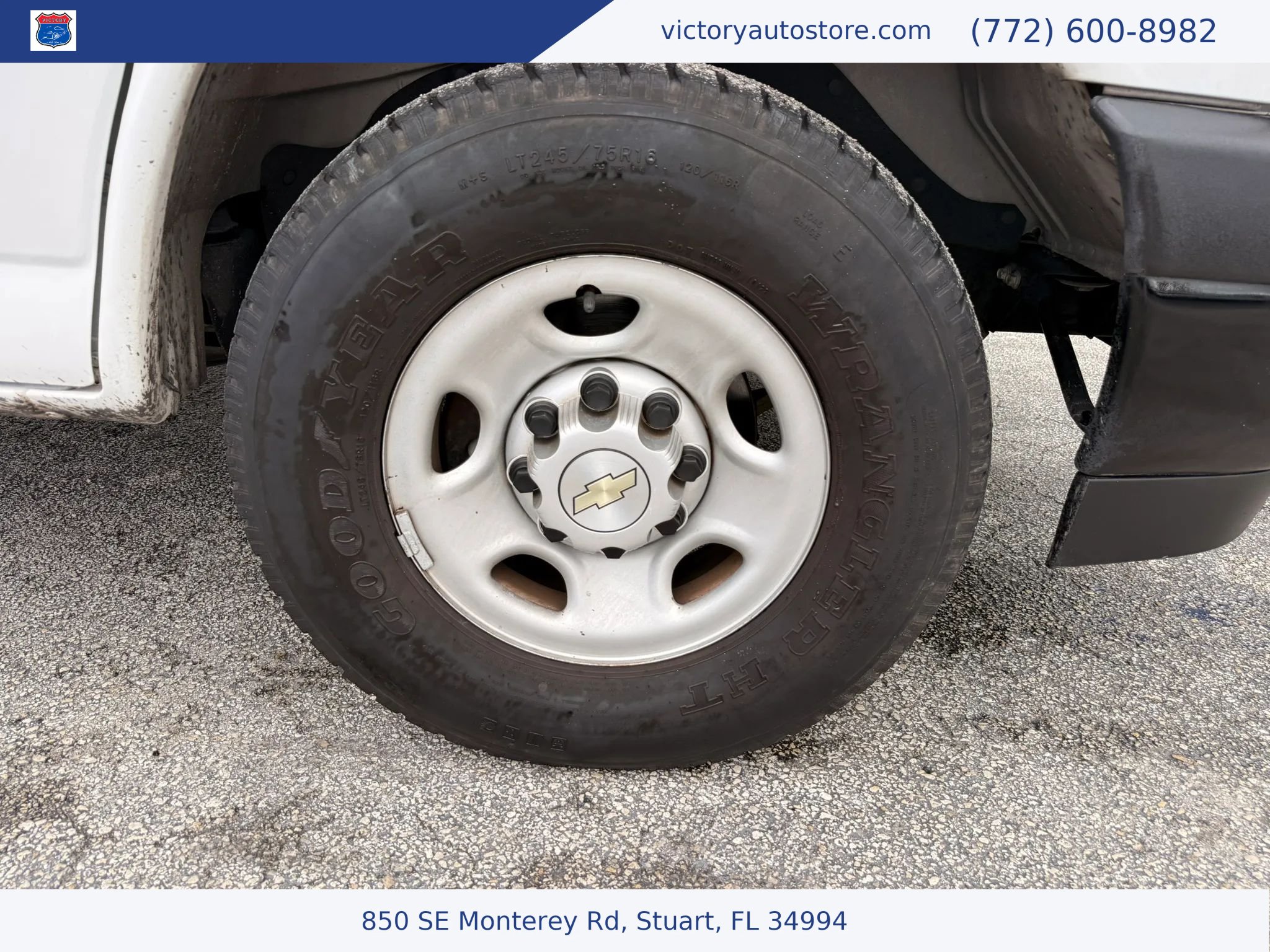 Used 2020 Chevrolet Express 2500 w/ Driver Convenience Package RWD image 20