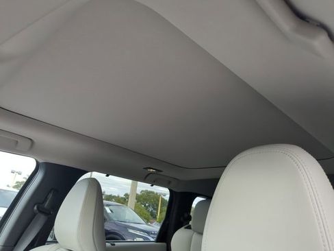 New 2025 Mitsubishi Outlander Platinum Edition image 24