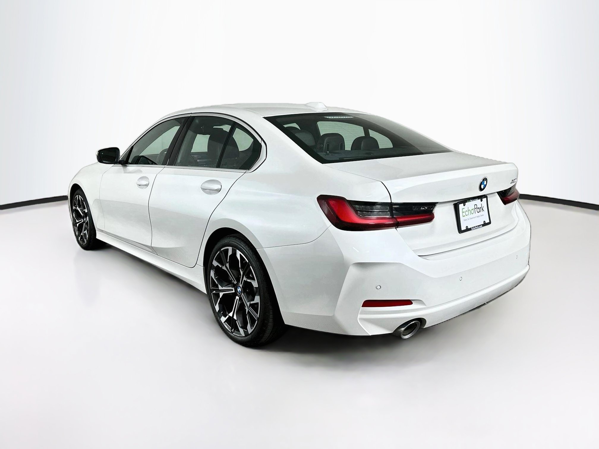 Used 2026 BMW 330i Sedan w/ Premium Package RWD image 5
