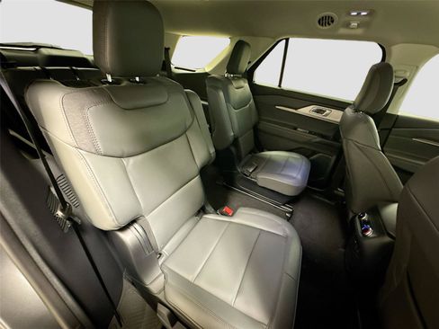 New 2026 Ford Explorer Active w/ Active Comfort Package RWD image 27