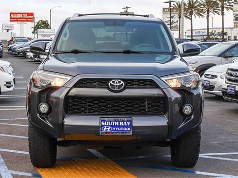 Used 2018 Toyota 4Runner SR5 image 2