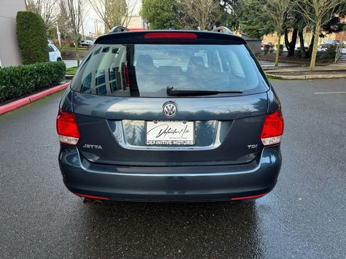 Used 2010 Volkswagen Jetta TDI image 4