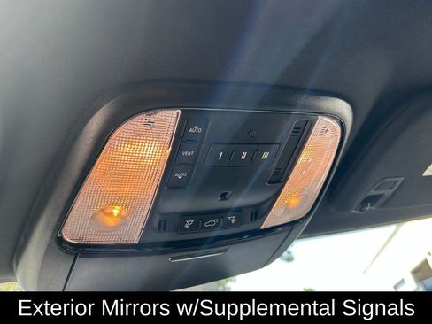 Used 2024 Dodge Durango GT RWD image 21