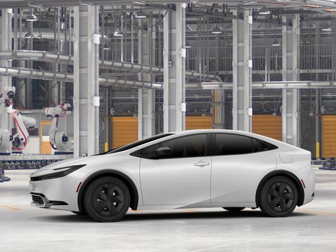 New 2026 Toyota Prius Plug-In Hybrid FWD image 5