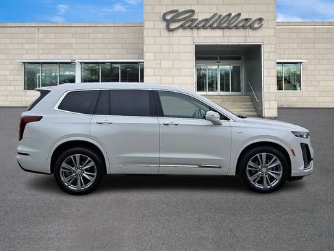 Certified 2024 Cadillac XT6 Premium Luxury AWD/4WD image 9