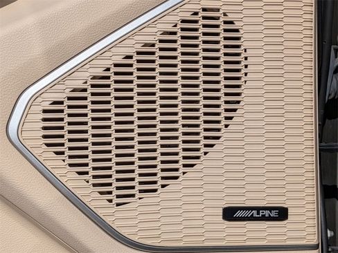 Used 2022 Jeep Grand Cherokee L Limited image 16