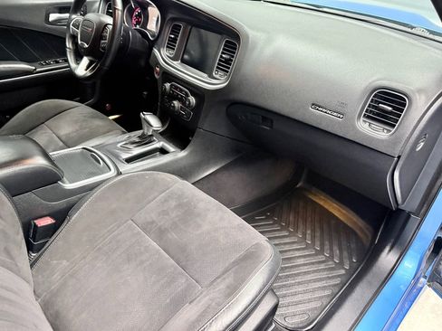 Used 2016 Dodge Charger R/T Scat Pack w/ Technology Group image 12