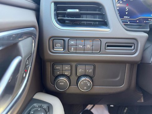 Used 2024 Chevrolet Tahoe LT image 23