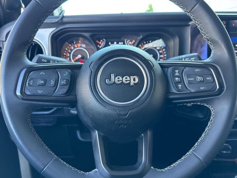 Used 2025 Jeep Gladiator Sport AWD/4WD image 33