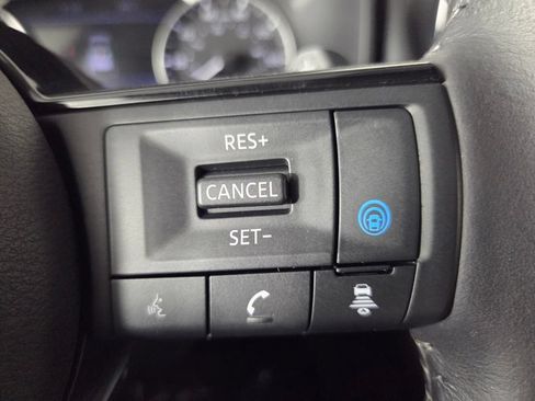 Used 2023 Nissan Rogue SL w/ SL Premium Package FWD image 17