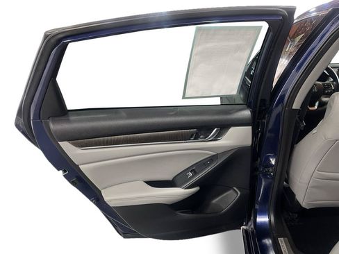Used 2018 Honda Accord Touring image 20