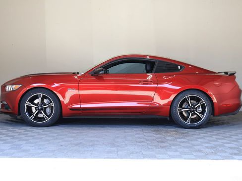 Used 2017 Ford Mustang GT Premium w/ Equipment Group 401A RWD image 7