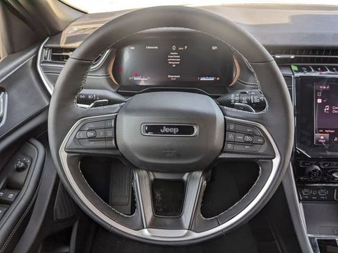 New 2025 Jeep Grand Cherokee L Altitude image 17