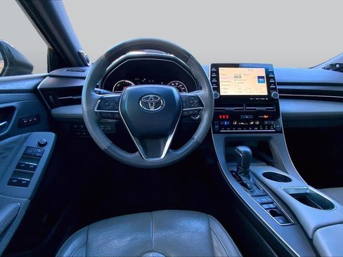 Used 2019 Toyota Avalon Limited FWD image 6