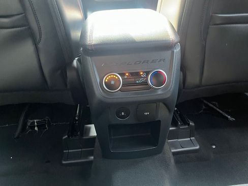 Used 2025 Ford Explorer ST-Line w/ ST-Line Street Pack AWD/4WD image 15
