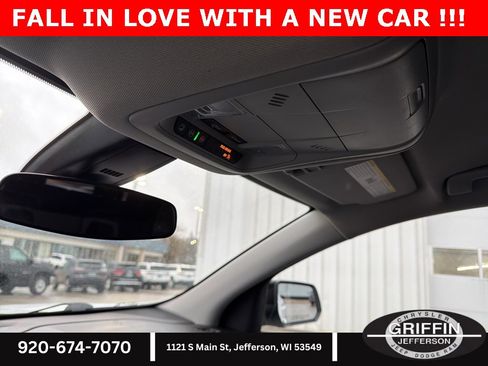 Used 2023 GMC Acadia SLE w/ Driver Convenience Package image 24