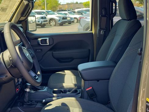 New 2026 Jeep Gladiator Willys AWD/4WD image 17