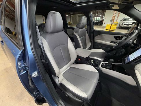 Used 2025 Subaru Forester Limited AWD/4WD image 16