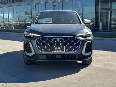 New 2025 Audi SQ5 Premium Plus image 2