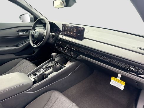 Used 2025 Honda Accord Sport image 21