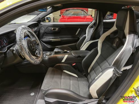 Used 2021 Ford Mustang Shelby GT500 w/ Carbon Fiber Track Pack RWD image 12