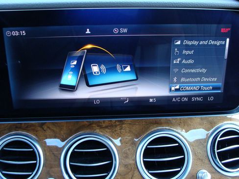 Used 2018 Mercedes-Benz E 300 E 300 image 25