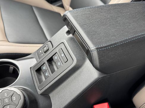 Used 2024 Ford Bronco Wildtrak image 18