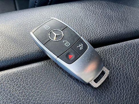 Used 2021 Mercedes-Benz GLS 450 4MATIC image 14