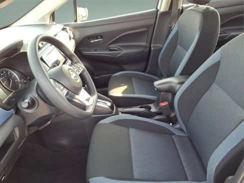 Used 2025 Nissan Versa SV FWD image 13