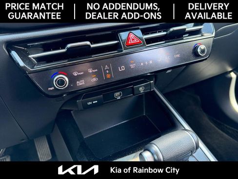 Used 2025 Kia Niro LX image 31