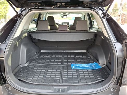 Used 2022 Toyota RAV4 XLE image 28