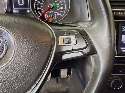 Used 2020 Volkswagen Golf 4-Door image 15