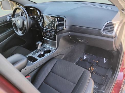 Used 2022 Jeep Grand Cherokee Laredo E image 13
