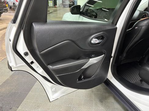 Used 2022 Jeep Cherokee Latitude w/ Trailer Tow Group image 22