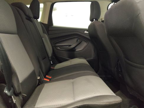 Used 2019 Ford Escape SE FWD image 19